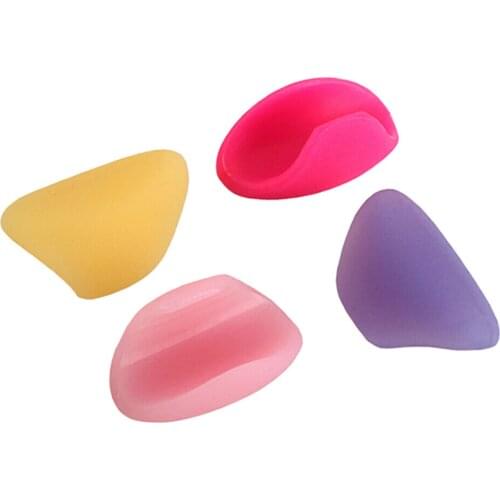 4pcs Flute Thumb Rest Cushion Silicone Finger Cover Flute Wind Instrument Accessories(Random Color Delivery)