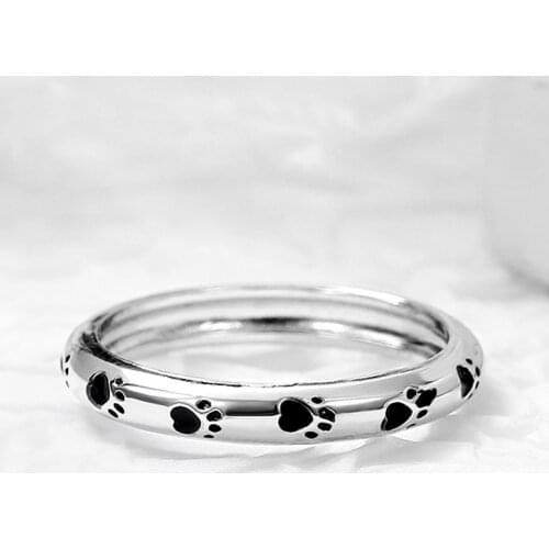 Huitan Punk Style Womens Rings Black Footprints Metal Silver Plated Cool Finger Ring for Party Hot Sale Versatile Jewelry New