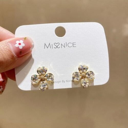 Womens Colorful Rhinestone Pearl Earrings 2021 New Earrings Female Flower Stud Earring South Korean Trend