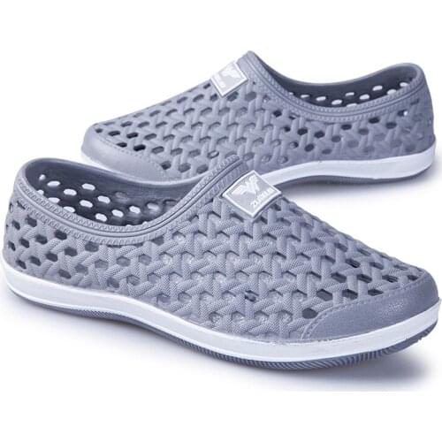 Fashion Summer Men Hollow Out Breathable Swimming Upstream Beach Shoes Non-slip Barefoot Shoes Footwear Aqua Shoes Hole Sandals