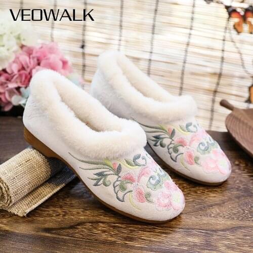 Veowalk Short Plush Collar Winter Women Cotton Fabric Flats Warm Comfortable Chinese Embroidered Shoes Non-Slip Light Ballerinas