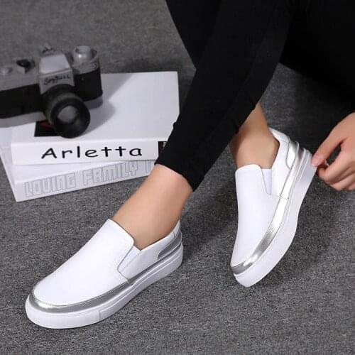 2021 Autumn New Casual Womens Shoes Slip-on Loafers Women Flat Leather White Shoes Women