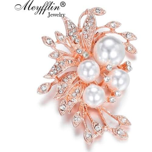 Meyfflin Fashion Simulated Pearl Brooches for Women Jewelry Crystal Corsage Collar Brooches Pins Girls Sweater Accessories 2021