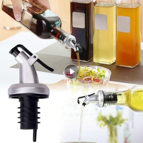 Olive Oil Sprayer Liquor Dispenser Lock Wine Pourers Flip Top Drink Wine Stopper Leak Proof Nozzle Kitchen Bar Accessories