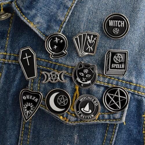 Fashion Pin Tarot Handmade Witch Badge Chest Brooch Pin Book Jewelry Brooch Halloween Moon Enamel Pins Creativity Brooch