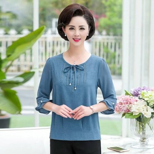 Mother Spring Bottoming Loose Embroidered Summer Upper Garment Solid Color Round neck Five-point Sleeve Ladies Bottoming A803