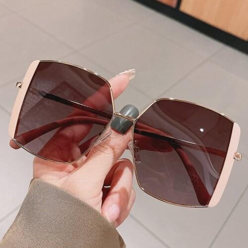 2021 New Luxury Brand Oversized Square Sunglasses For Women Vintage Alloy Pink Beige Gradient Sun Glasses Female Elegant Shades
