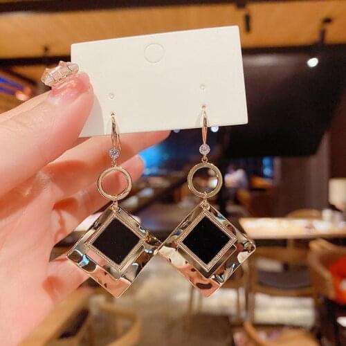 Dongdaemun new exaggerated fashion cold wind geometric earrings Korean temperament net red high-end female earrings