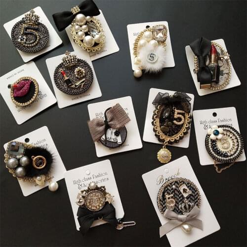 Vintage crown Number 5 badge tassel Brooch versatile mink wool cloth coat Brooches pin female