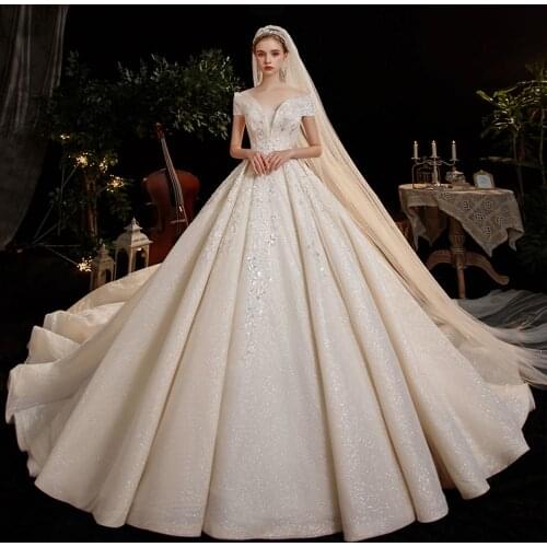 HIRE LNYER Wedding Dresses For A Magnificent Figure