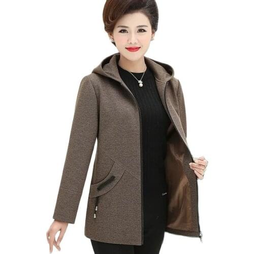Middle-Aged Elderly Mothers Spring Autumn Jacket 2021 New Zip Hood Womens Elegant Windbreakers Coat 40 Years Old 50 Ladies Top