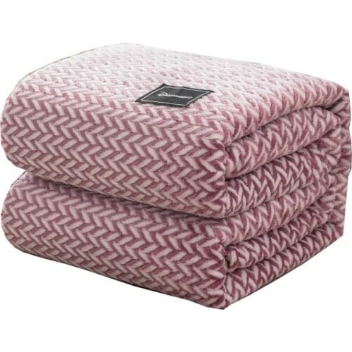 Simple Flannel Sofa Blanket Soft Plush Chair Lounge Rugs Warm Sleeping Bed Plaid Tapestry Bedspread for Home Bedroom