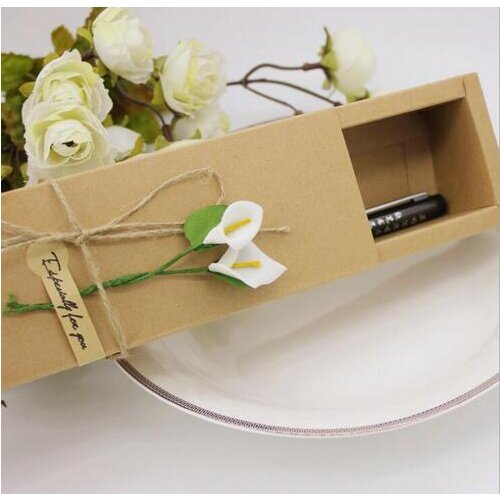 50 X Kraft Paper Wedding Favors Candy Boxes Xmas Gift Boxes Christmas Gifts Box + Linen Rope + Flowers + (Tags) + Stickers