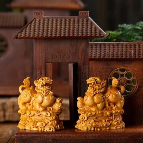 2pcs 8CM Mythical Pixiu Lion Myth Wood Animal Statue Lion Statue Arts Solid Wood Statue Lucky Statue Home Decoration