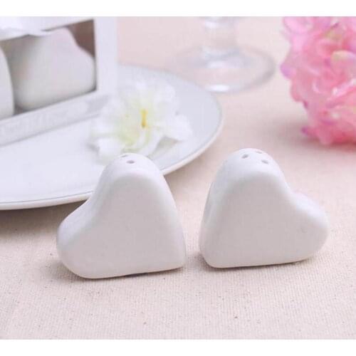 A Dash of Love Ceramic Heart Salt Pepper Shakers wedding favor party birthday gift children guest gift present LX4603