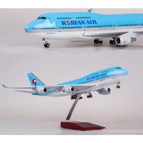 In Stock 1:150 Scale Aircraft Model KOREAN B747 AIR PLANE Model With LED Light Passanger Resin Airplane Toy