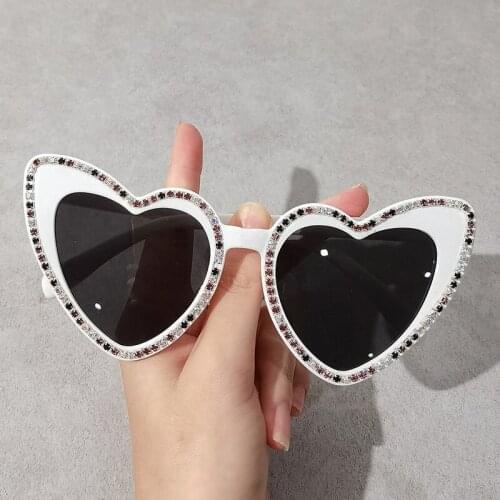 Heart Shaped Fashion Cute Sunglasses Women Vinage Cat Eye Sun Glasses Bling Rhinestone Pink Shades for Female Gafas De Sol