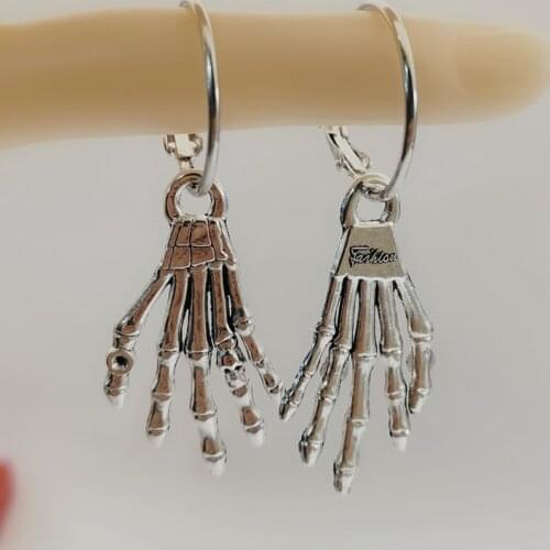 Skull Ghost Claw Pendant Women Men Hoop Earrings Vintage Zinc Alloy Ghost hand Earrings Exaggeration Unisex Punk Party Jewelry