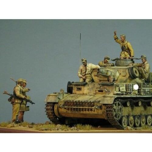 7 members of the German African Army in World War II need to assemble and color 1:35 Resin soldier sand table model