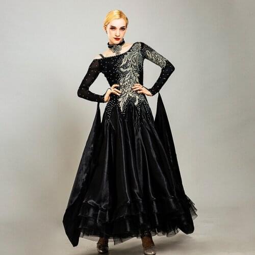 Professional Ballroom Dance Dresses Woman Waltz Competition Wear Sexy Long Sleeved Rhinestone Embroidery Flamenco Dress DL5255