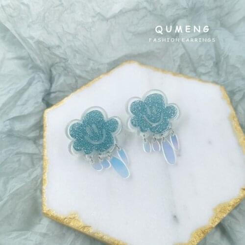 Qumeng Original Design Lovely Cloud Smiling Face Raindrop Tassel Acrylic Earrings For Girls Sweet Temperament Statement Jewelry