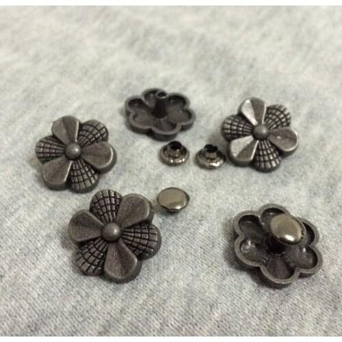 New Coming 50PCS 16MM Antique Silver Flower Studs Rivet Punk Flower Spike Shoes Belt Bag Accessories Leather Craft Shipping Free