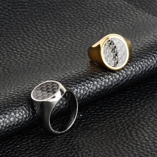 Hot Selling Fashion High Quanlity Stainless Steel Black Round Pattern Mens Carbon Fiber Ring Jewelry Gifts