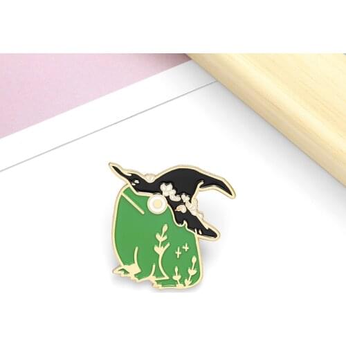 The Frog Prince Enamel Pin A green frog in a black magic hat Creative Brooches Cute beneficial insect Lapel Pin Badge gifts