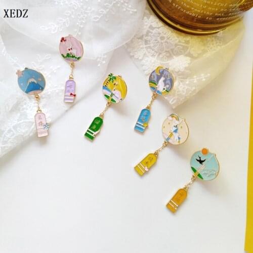 Japanese classical cute girl alloy wind chime illustration brooch Original cartoon small fresh wild clothes bag jewelry Gift