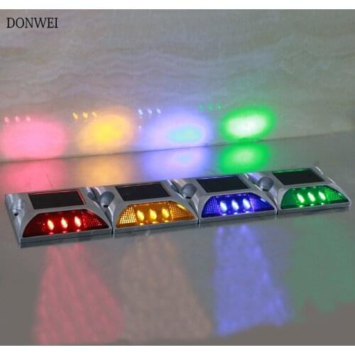 Outdoor Lighting Quartet Solar Road Light Cast Aluminum Road Sign Double Sided Warning Lights Path Landscape LED Light Lamp