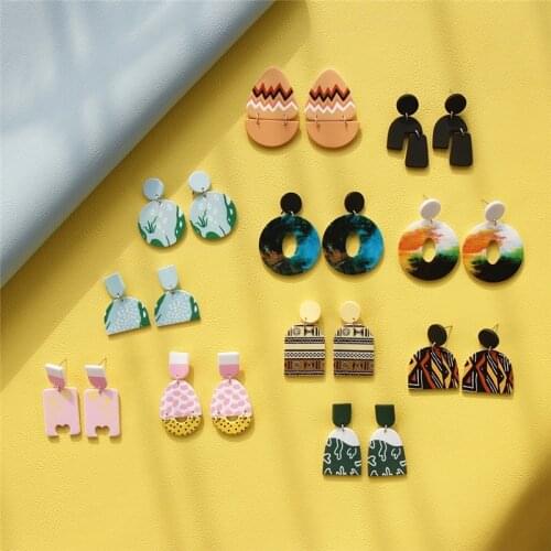 AOMU 2020 New Trendy Acrylic Colorful Pink Graffiti Geometric Irregular Round Square Splicing Dangle Earring for Women Jewelry