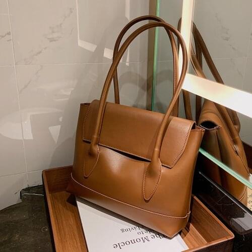 High-quality Retro Large-capacity Handbags 2021 Autumn/winter New Fashion Shoulder Bag Versatile Handbag Width: 34cm