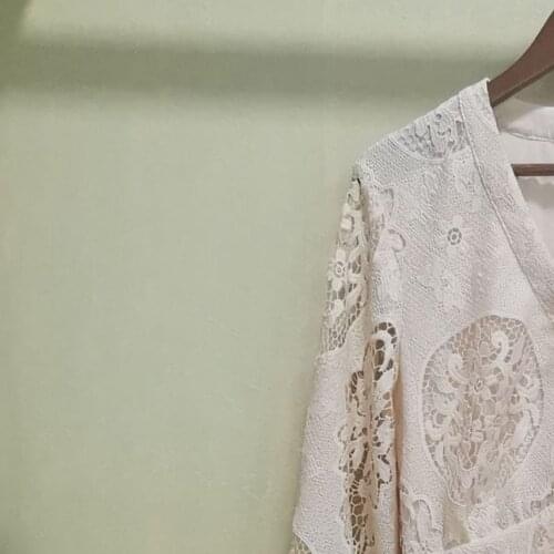 Spring / Summer 2020 New Dress Hollow Lace Three Quarter Sleeve V-neck Midi Dress