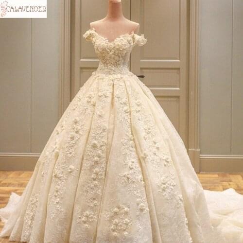 Champagne Wedding Dresses Ball Gown with Flowers Off-shoulder vestidos de invierno de manga larga 2020 Lace Up Back Wedding Gown