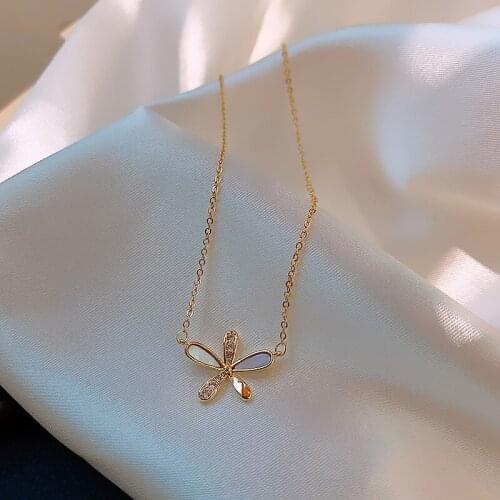 2021 Wholesale Temperament Shell Five Petal Flower Necklace for Women Sweet Heart Clavicle Chain Necklace Fashion Jewelry