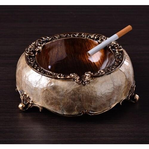 European Art Retro Ashtray Creative Resin Decoration Luxury Home Office Car High-end Ashtray Home Decoration for Boyfriend Gift