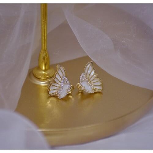 Korea Hot Selling Fashion Jewelry 14K Real Gold Electroplated Copper Inlaid Zircon Earrings Sweet White Earrings for Women