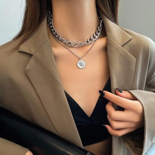 Retro People Portrait Coin Pendant Large Thick Chain Necklace Womens Exaggerated Chain Hip Hop Rock Collar Necklace Jewelry