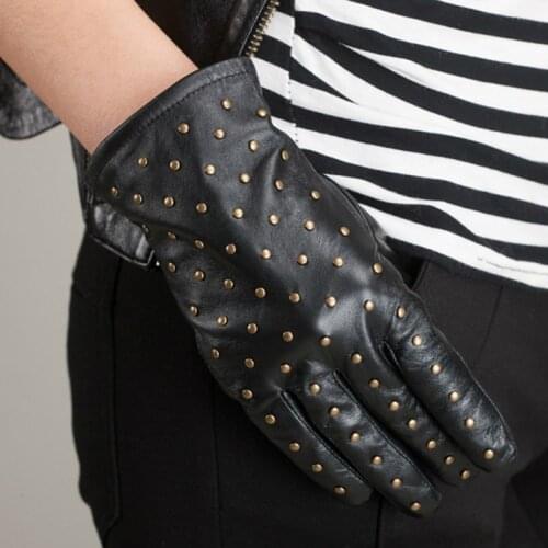 New Black Warm Winter Gloves Women Real Leather Gloves Lady Fashion Punk Rivets Short Wrist Driving Sheepskin Mitten AGD502