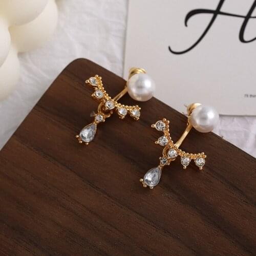 Punk Girl Earrings Fashion New Earrings Temperament Simple Small Pearl Crystal Earrings Wholesale Women Hypoallergenic