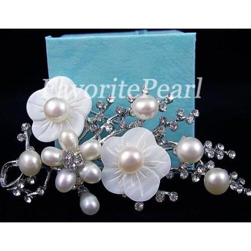 Elegant Freshwater Pearl Brooch White Top Quality Shell Flower Fine Jewelry Wedding Birthday Mothers Day Charming Girl Gift