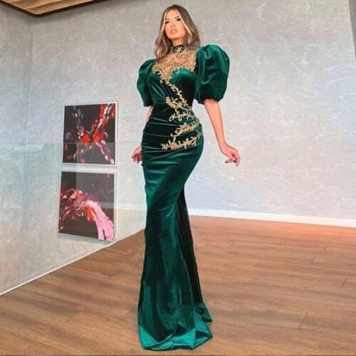 Emerlad Green Velvet Gold Appliques Prom Dresses 2021 Half Puffy Sleeve Formal Evening Party Gowns Saudi Arabia Dubai Robe