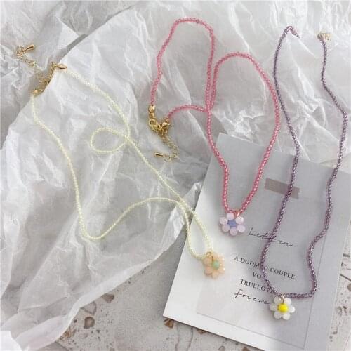 Boho Vintage Daisy Flower Necklace For Women Girls Cute Acrylic Floral Choker Necklaces Bead Collar Chain Vintage Jewelry Bijoux