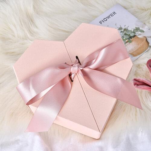 1Pc Heart Shaped Gift Box Creative Christmas Present Case Candy Box Valentines Day Gift Box (Pink)