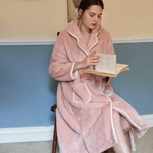 2021 Winter Robes Solid Kimono Robe Fashion Bathrobe Home Dress Sleepwear Peignoir Wedding Robes Soft Bridesmaid Robes H375