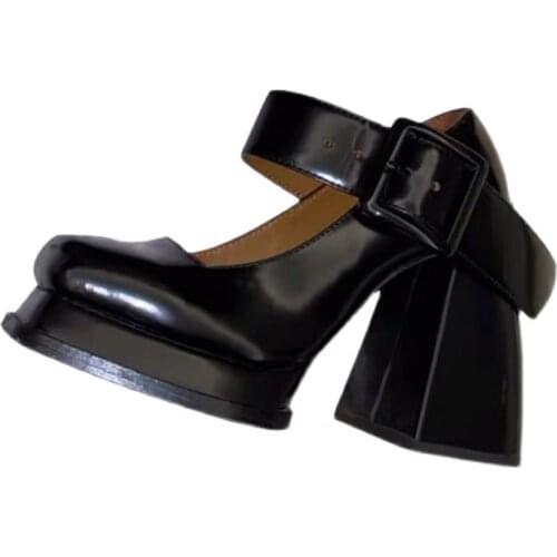 High heels Mary Jane shoes for women with French one-line shoes with chunky heels. Retro platform square toe single shoe