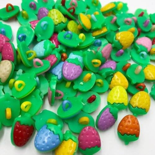 100 pcs Strawberry Plastic Button backhole craft/sewing cute buttons PT65