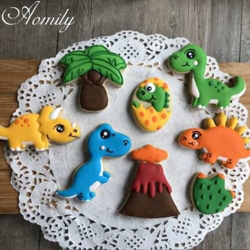 Aomily 8pcs Dinosaur Mold Cake Decorating Tool Biscuit Cookie Cutters Cupcake Mould Fondant Cutting Pastry Cutter