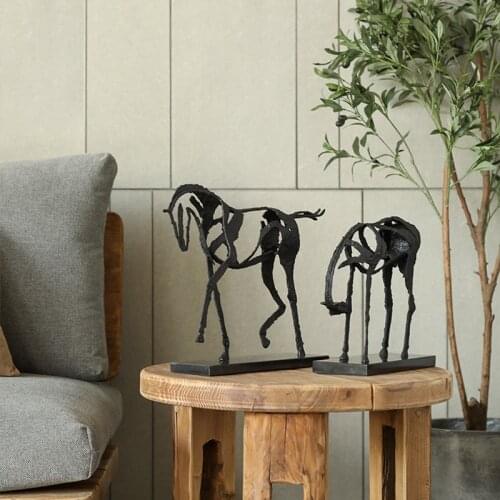 Nordic Black Hollow Metal Horse Frame Statue Office Desktop Decor Marble Crafts Statuette Arts Home Decor Ornament Accessories