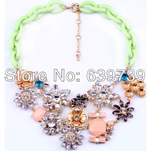 Bulk Price Gossip Girl Transparent Acrylic Flower Necklace